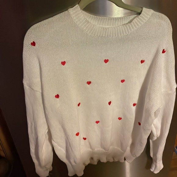 Heart Sweater ❤️ - Picture 12 of 14